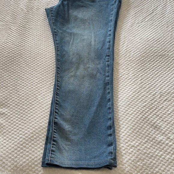 Lucky Brand woman’s Jeans - Picture 4 of 6